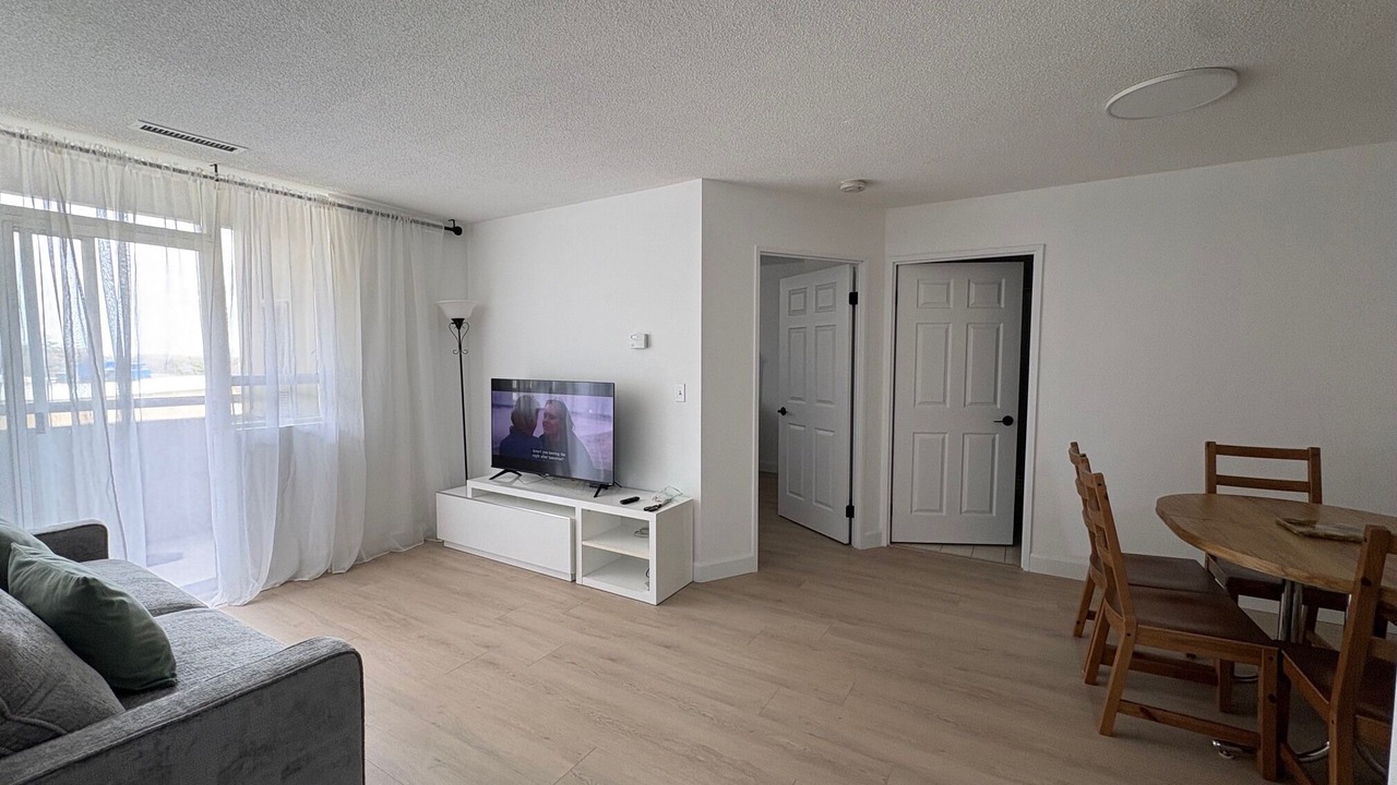 Photo of Livingroom in Clanton Park