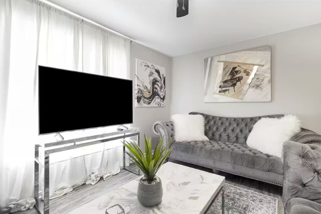 Photo of Livingroom in Colonial Heights