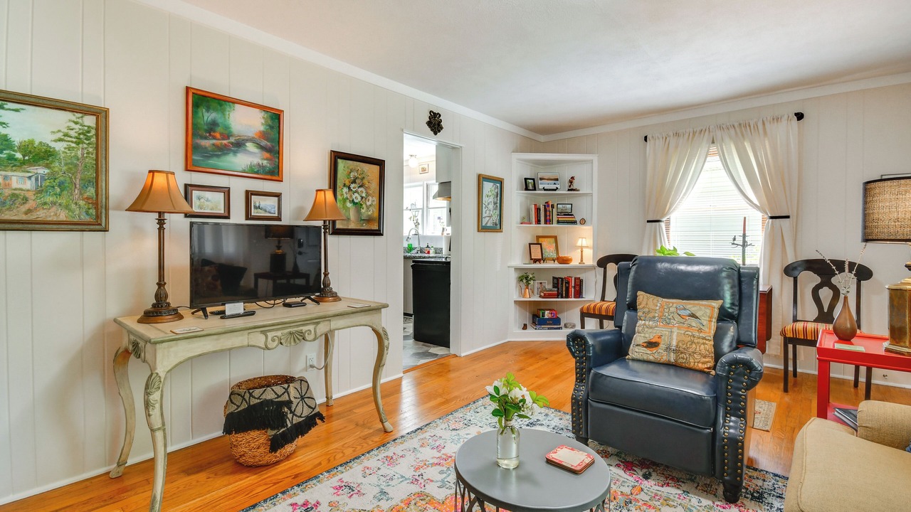 Photo of Livingroom in Lynn