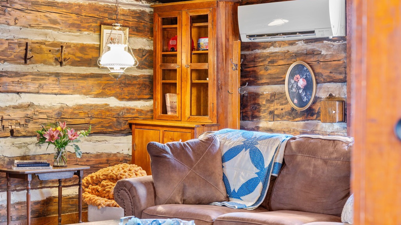 Photo of Livingroom in Linville Falls