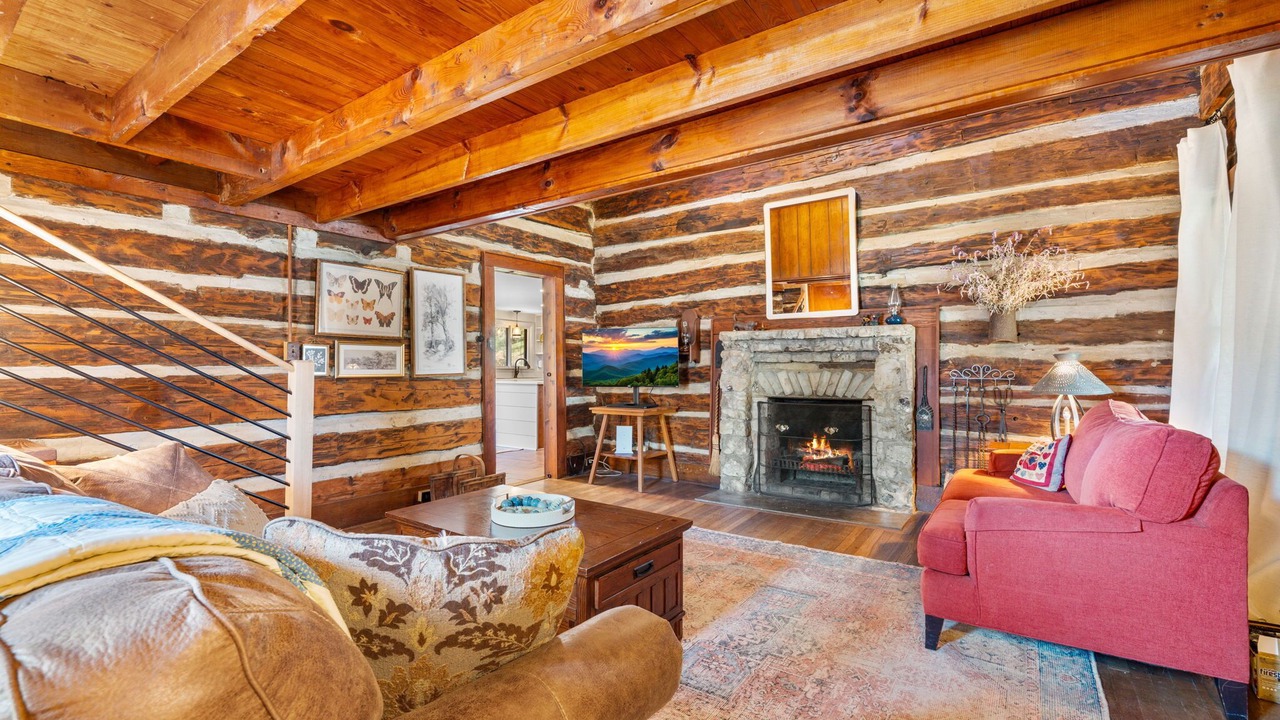 Photo of Livingroom in Linville Falls