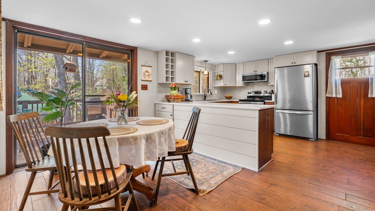 Photo of Kitchen in Linville Falls