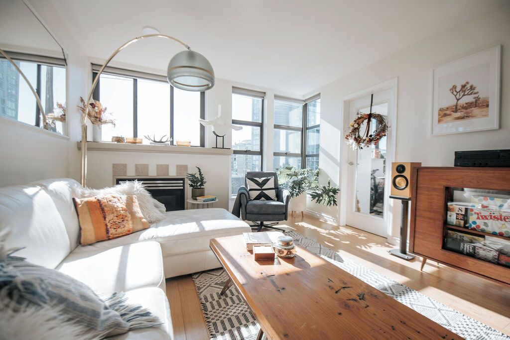 Photo of Livingroom in Lower Lonsdale