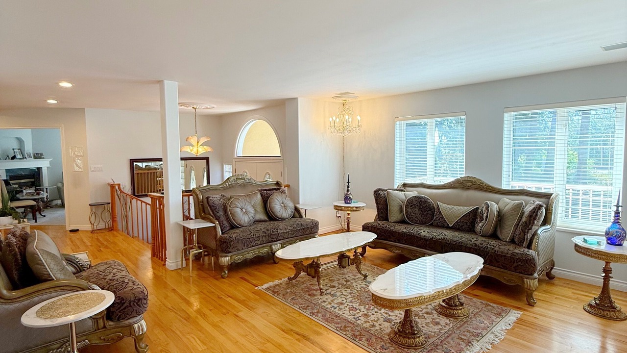 Photo of Livingroom in Caulfeild