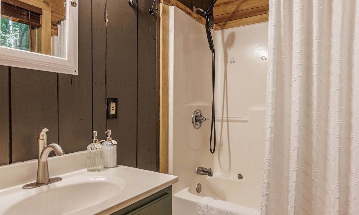 Photo of Bathroom in Cherokee