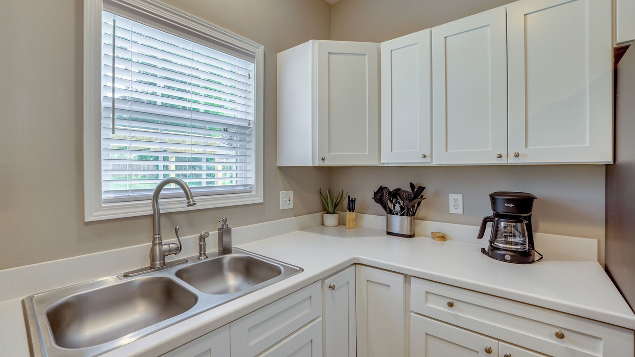 Photo of Kitchen in White Stone