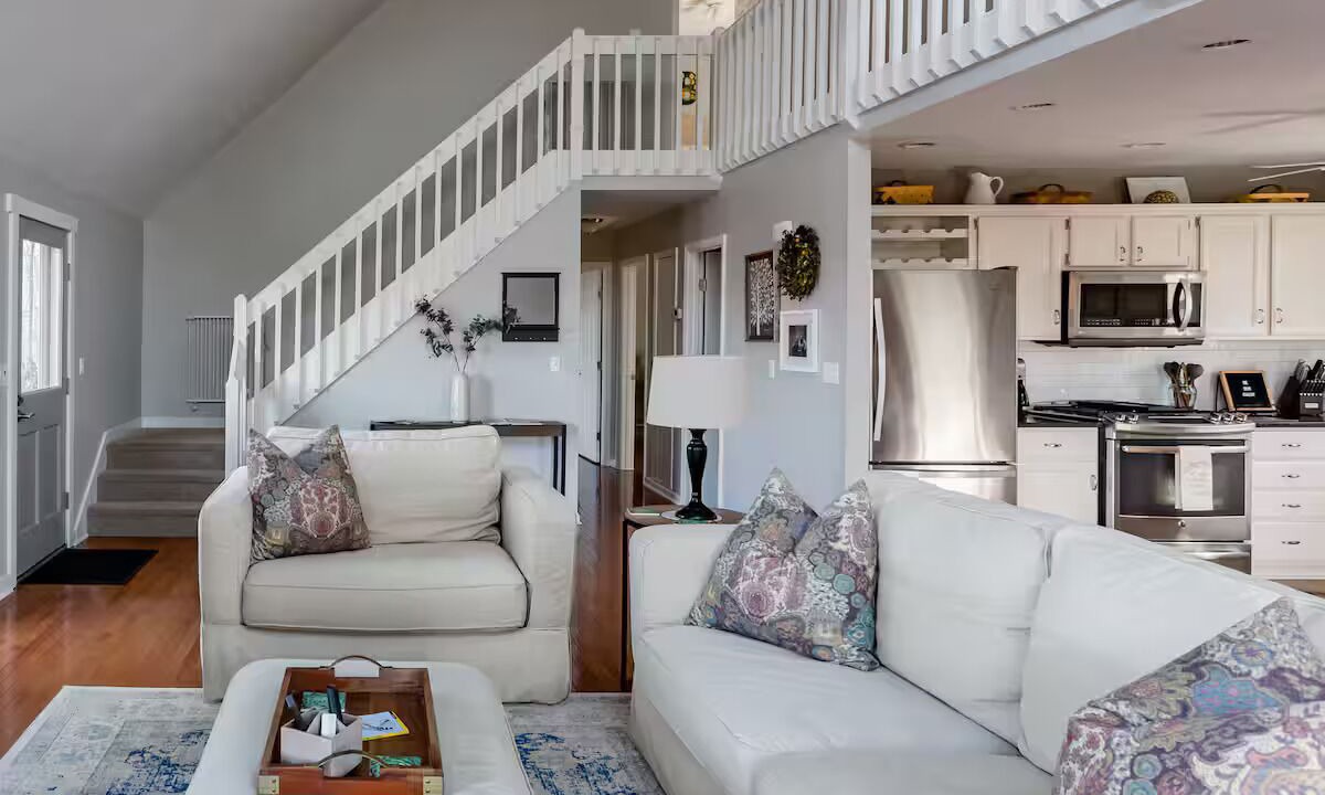 Photo of Livingroom in Royal Pines