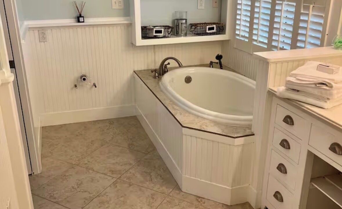 Photo of Bathroom in Martinez