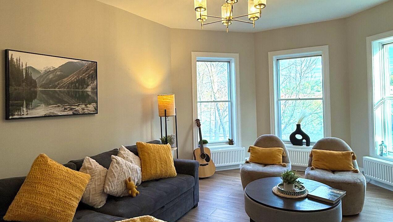 Photo of Livingroom in Huntsville