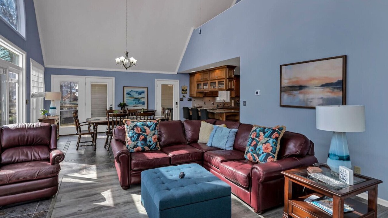 Photo of Livingroom in Newberry Shores