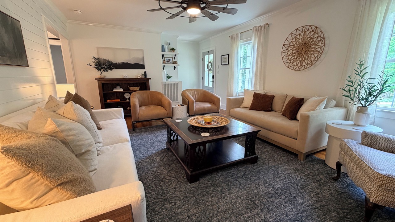 Photo of Livingroom in Clemson