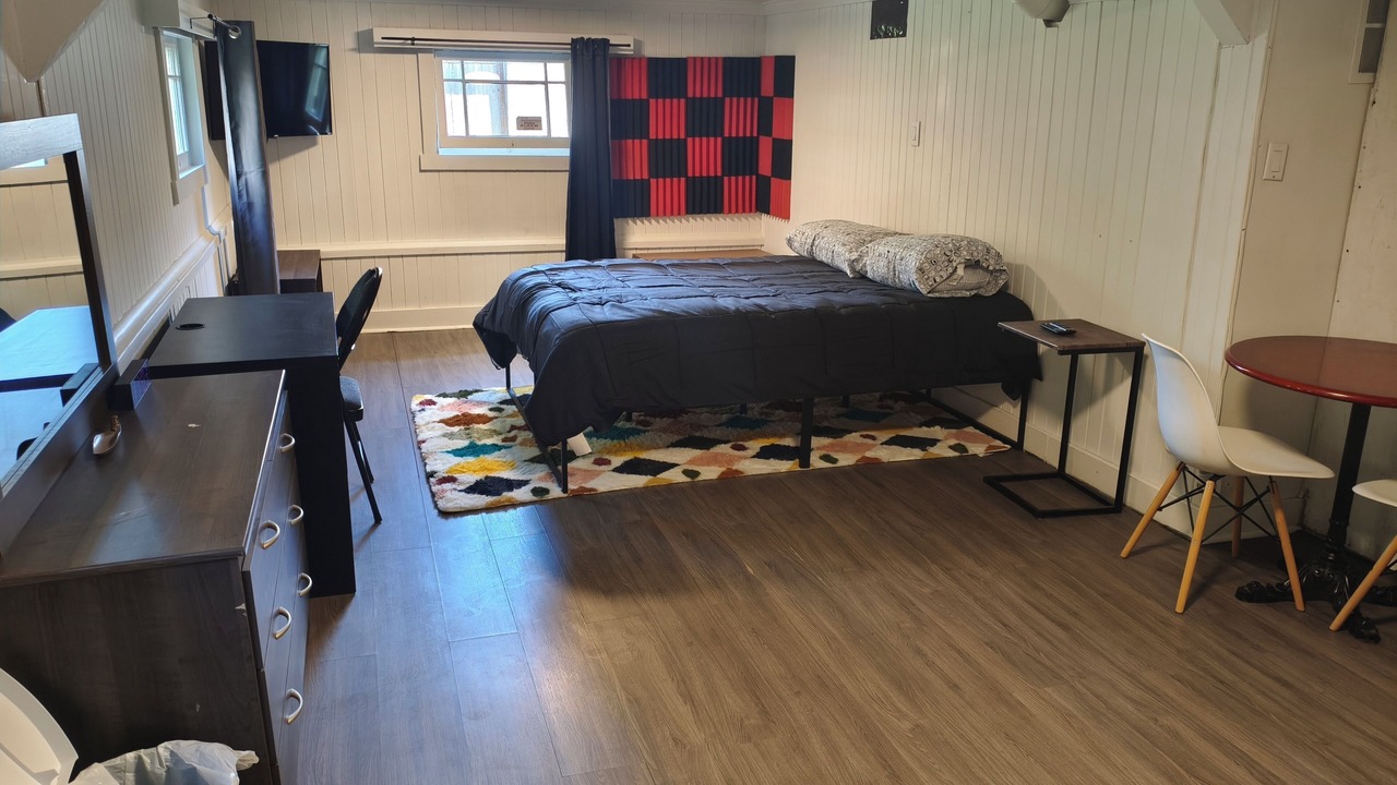 Photo of Bedroom in Kensington-Cedar Cottage