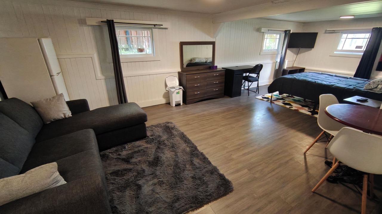 Photo of Bedroom in Kensington-Cedar Cottage