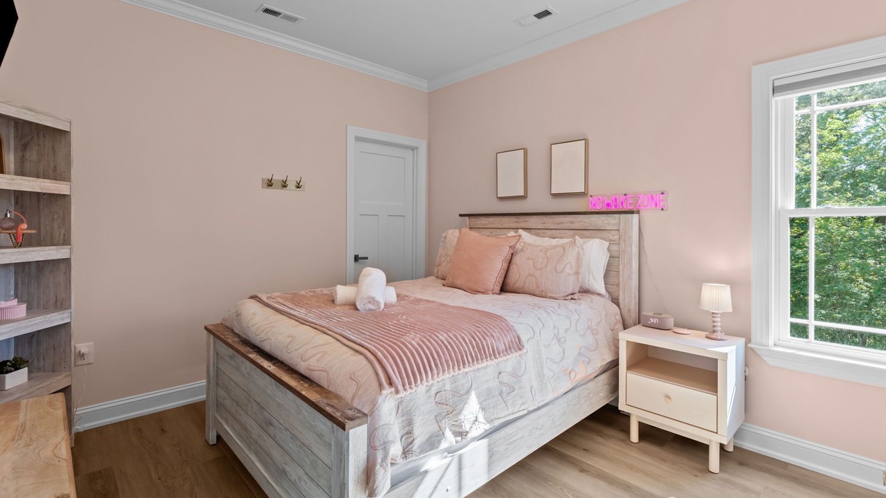 Photo of Bedroom in Southmont