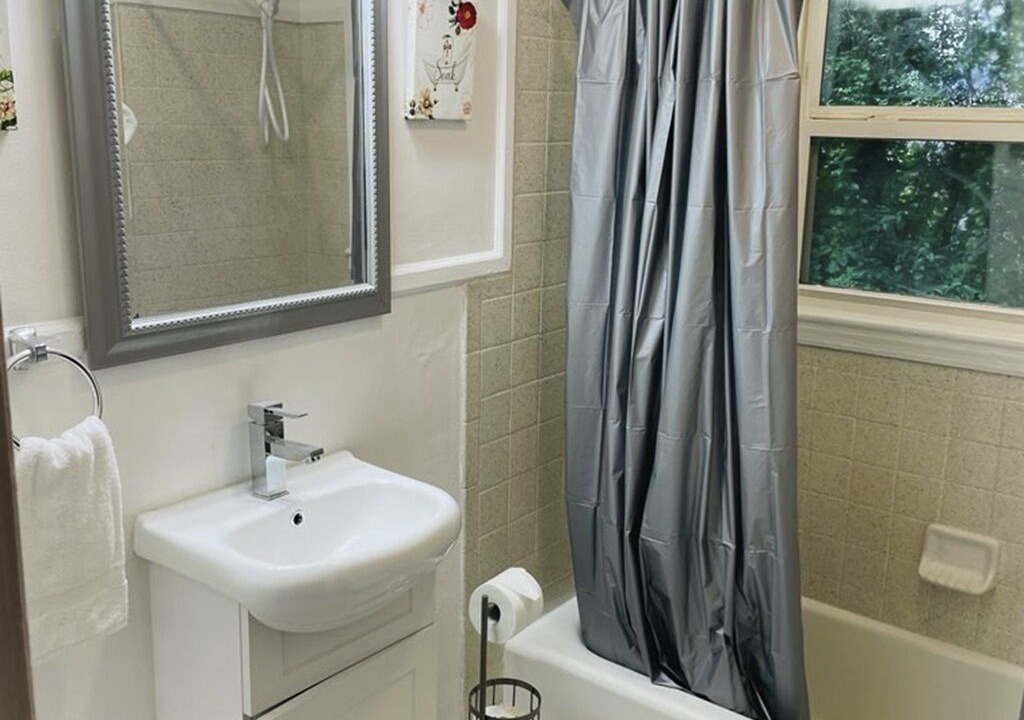 Photo of Bathroom in Enderly Park