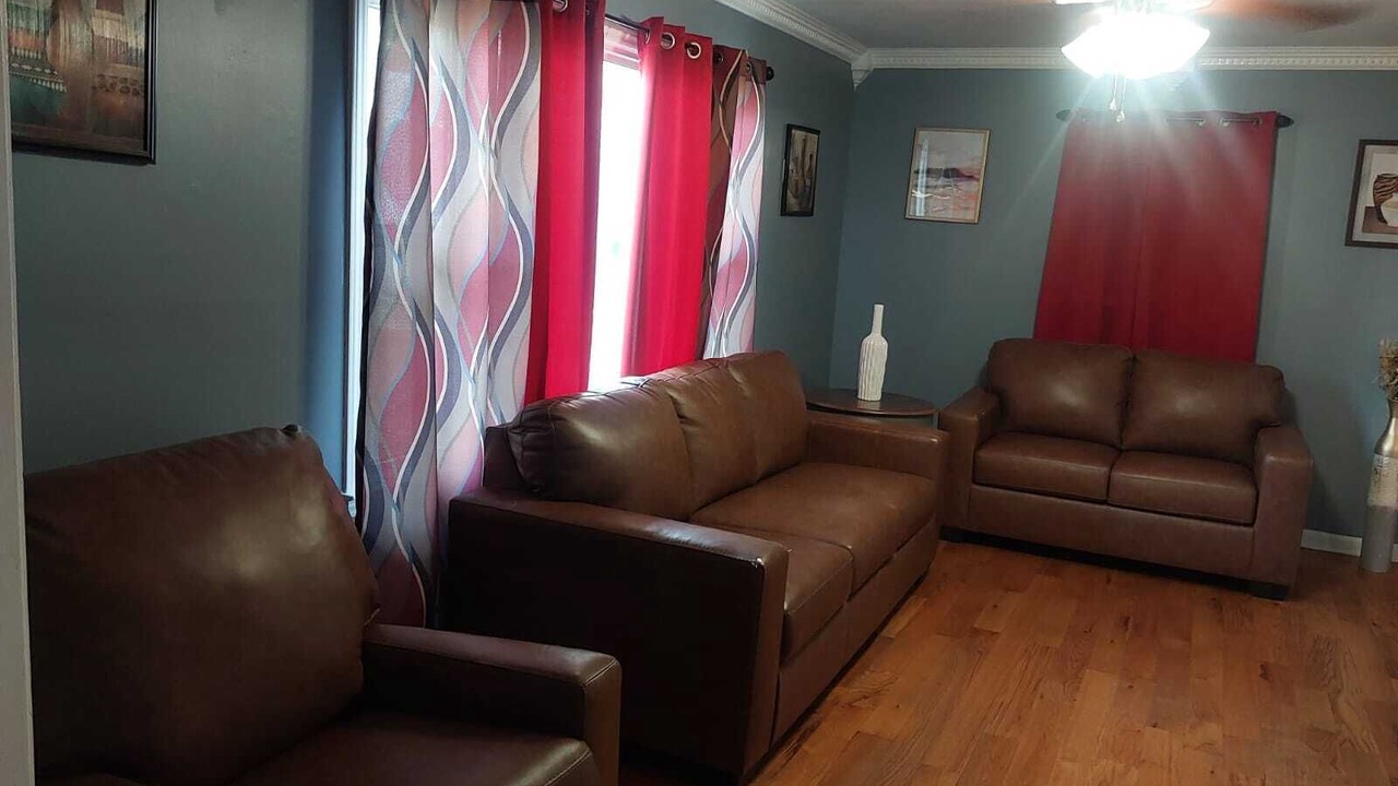 Photo of Livingroom in West Wytheville