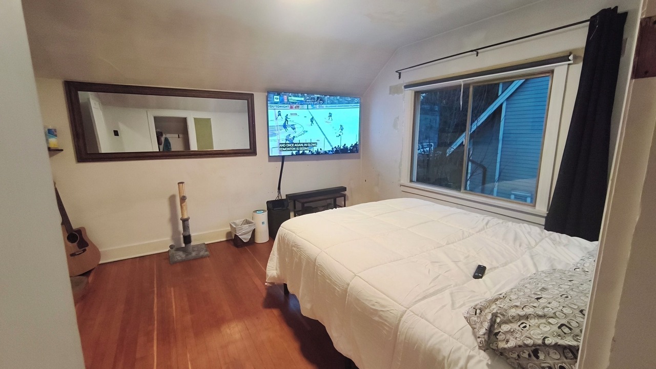 Photo of Bedroom in Kensington-Cedar Cottage