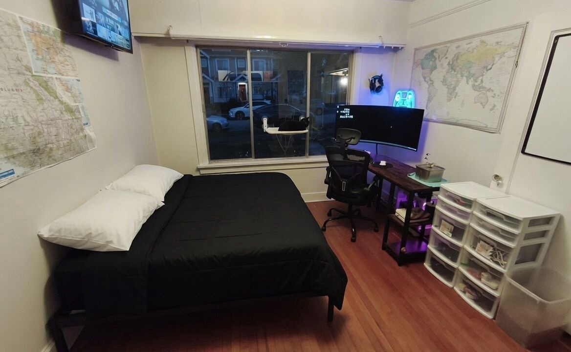 Photo of Bedroom in Kensington-Cedar Cottage