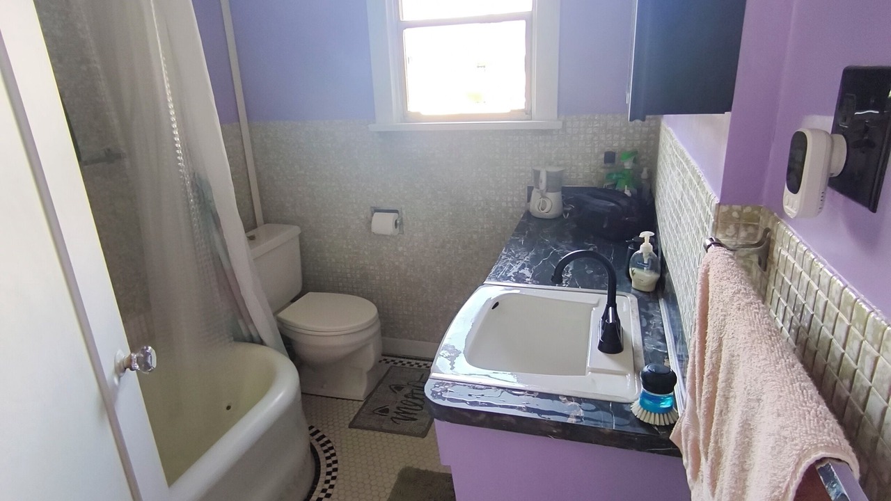 Photo of Bathroom in Kensington-Cedar Cottage