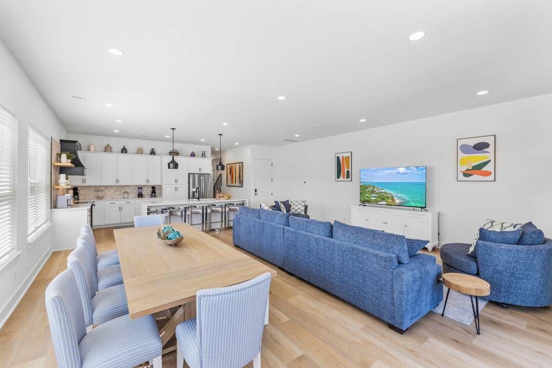 Photo of Livingroom in Long Bay Estates