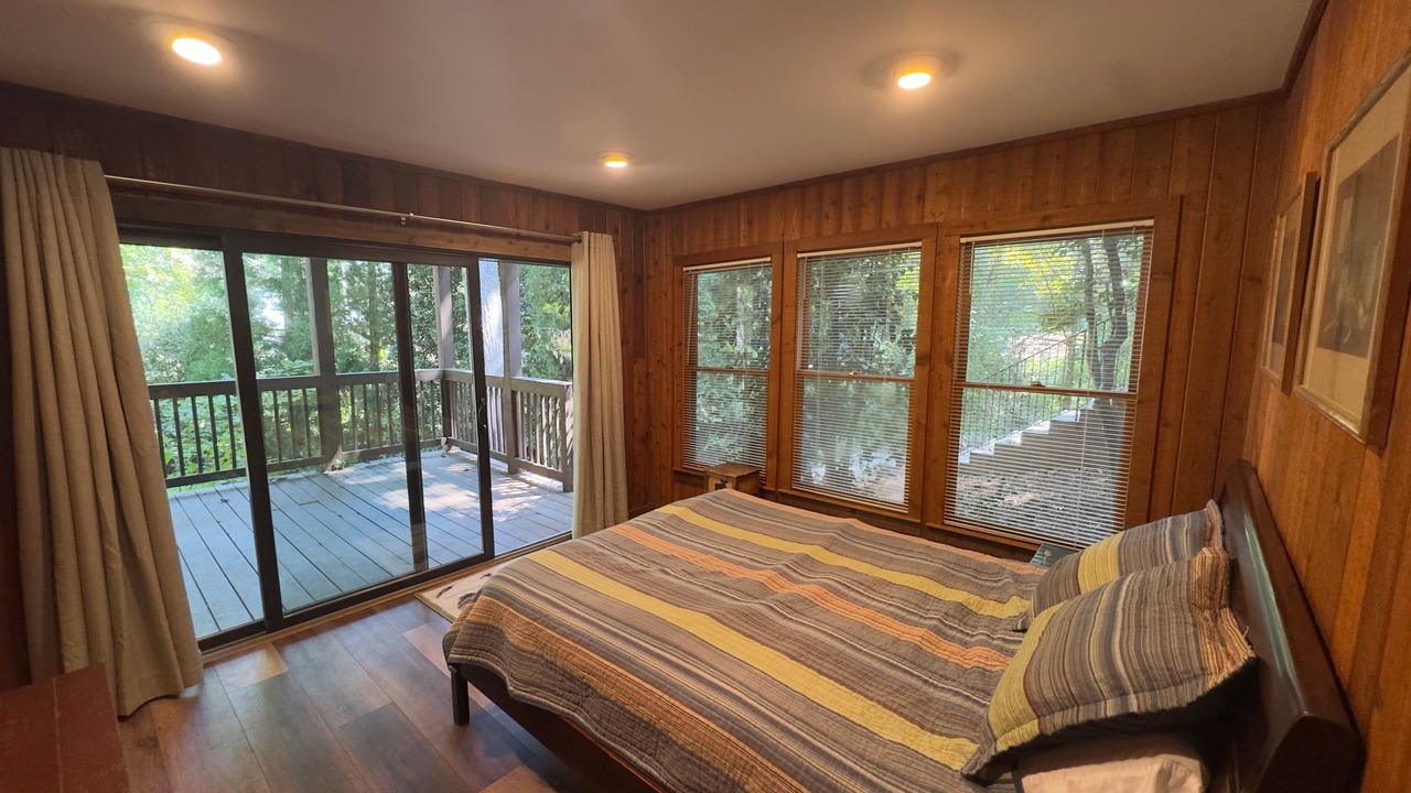 Photo of Bedroom in Dawsonville