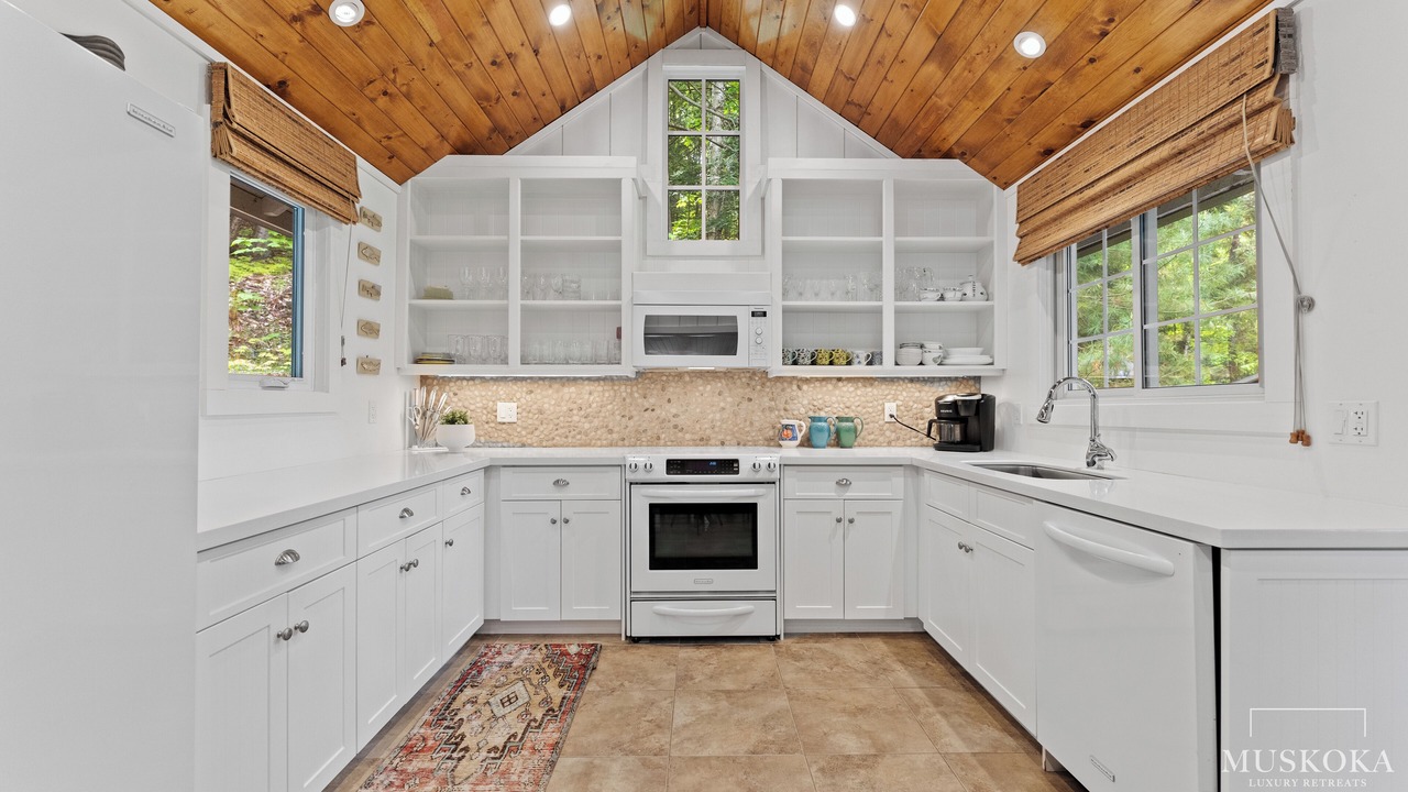 Photo of Kitchen in Muskoka Lakes