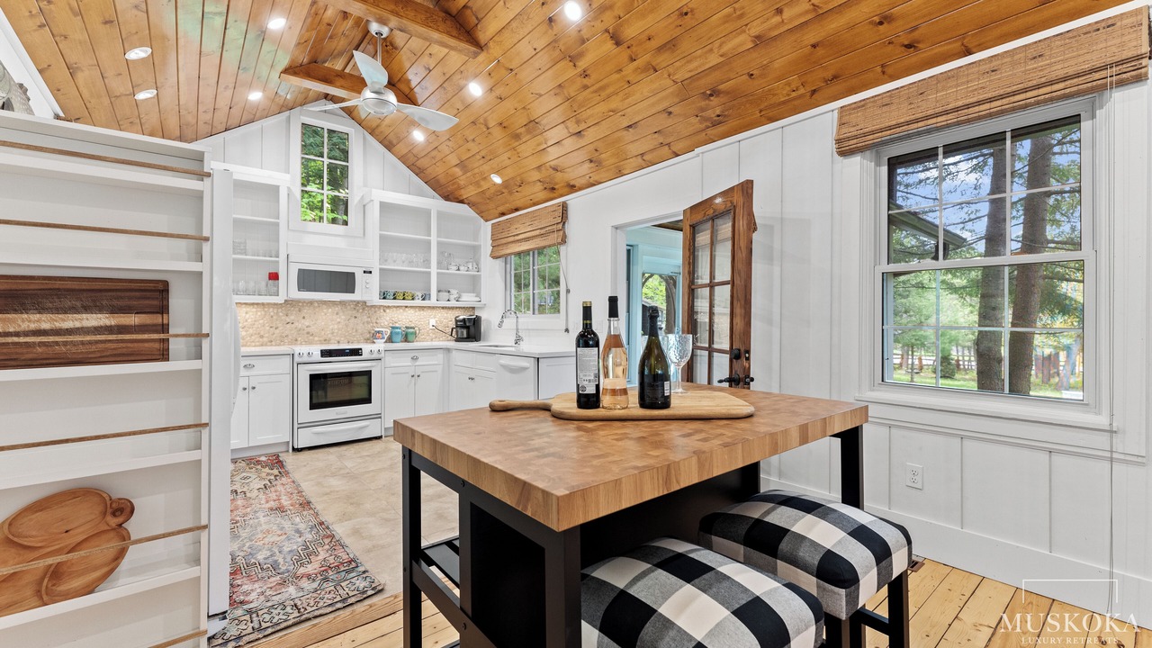 Photo of Kitchen in Muskoka Lakes