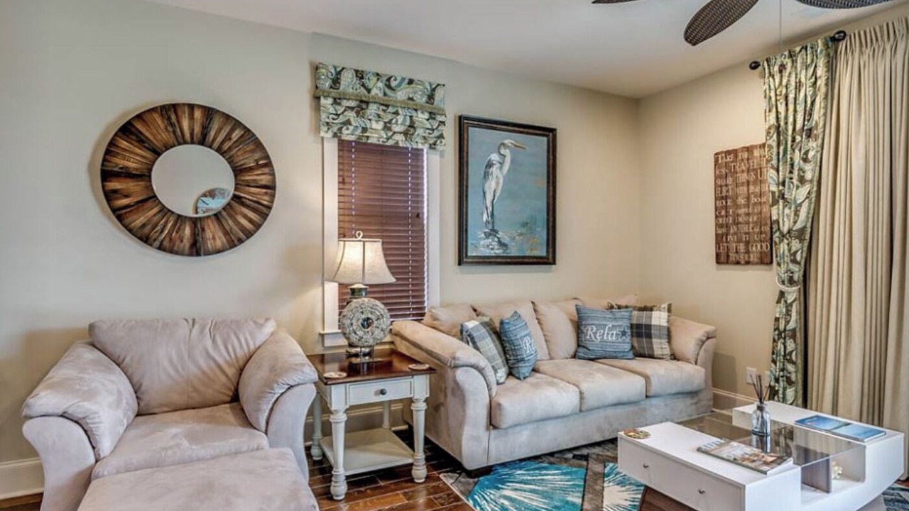 Photo of Livingroom in Windy Hill