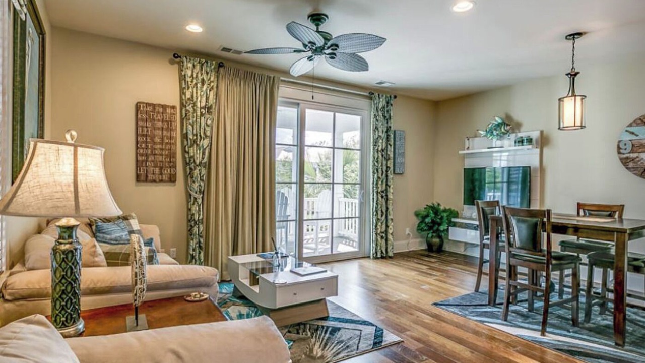 Photo of Livingroom in Windy Hill