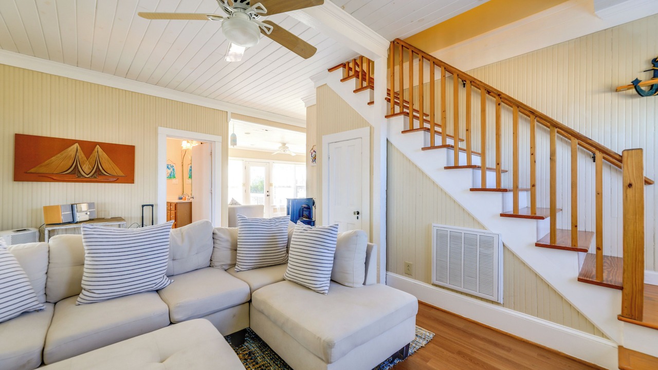 Photo of Livingroom in Davis