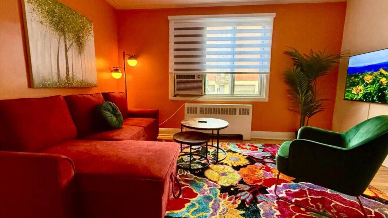 Photo of Livingroom in Cote-Des-Neiges—Notre-Dame-De-Grace