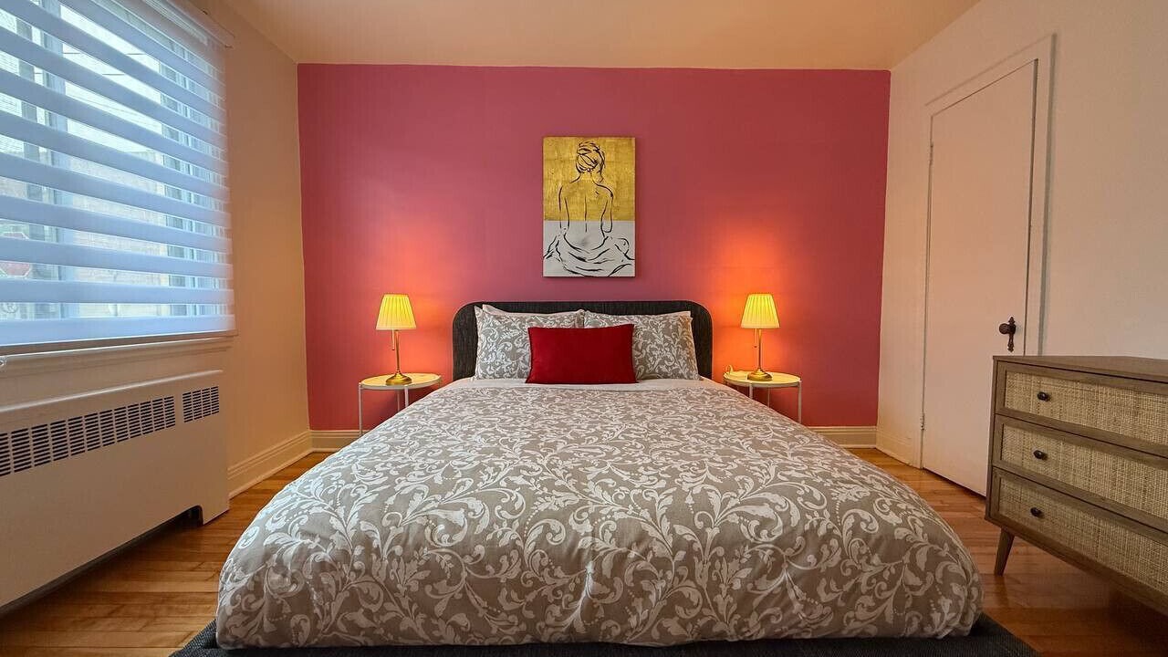 Photo of Bedroom in Cote-Des-Neiges—Notre-Dame-De-Grace