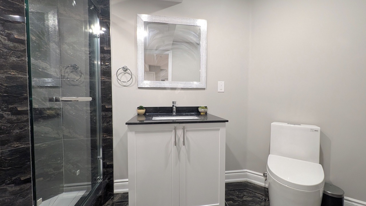 Photo of Bathroom in Hurontario