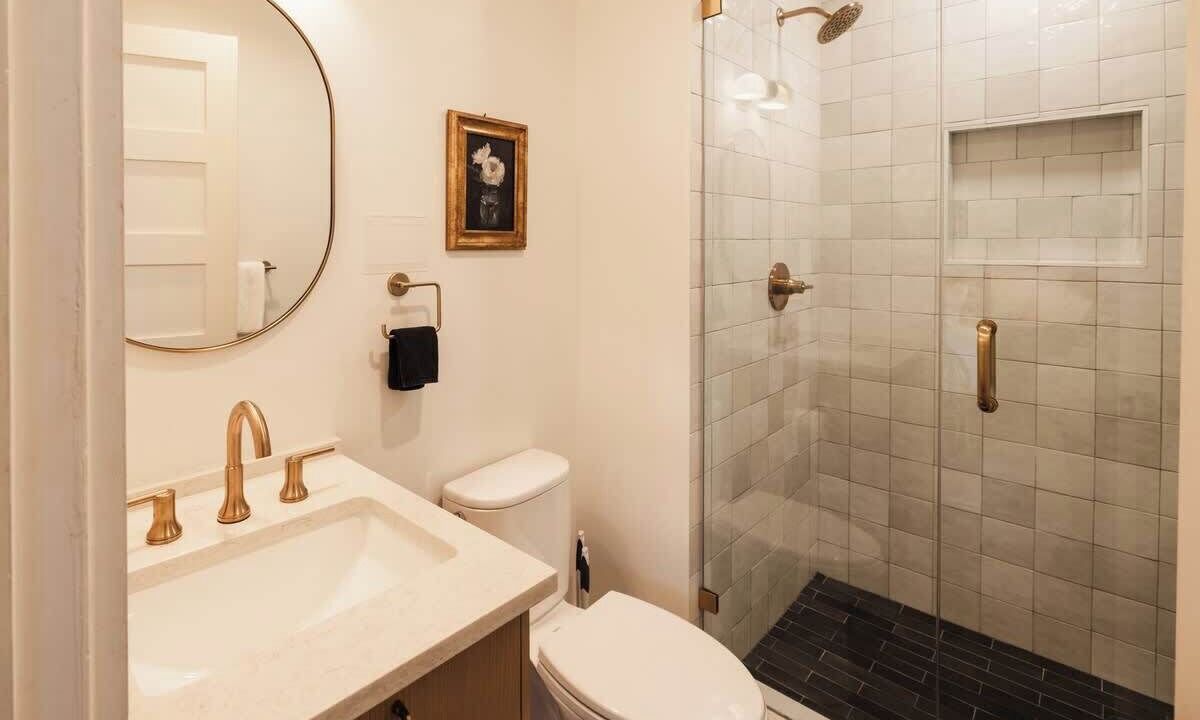 Photo of Bathroom in Cannonborough Elliotborough