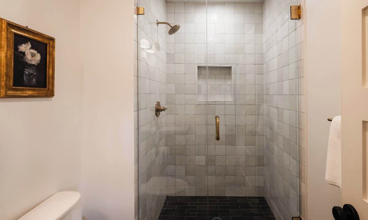 Photo of Bathroom in Cannonborough Elliotborough