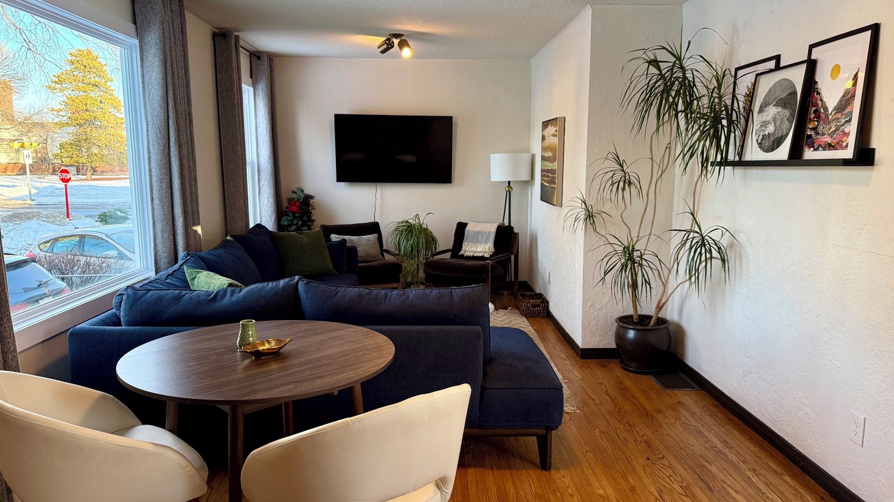 Photo of Livingroom in Southeast Edmonton