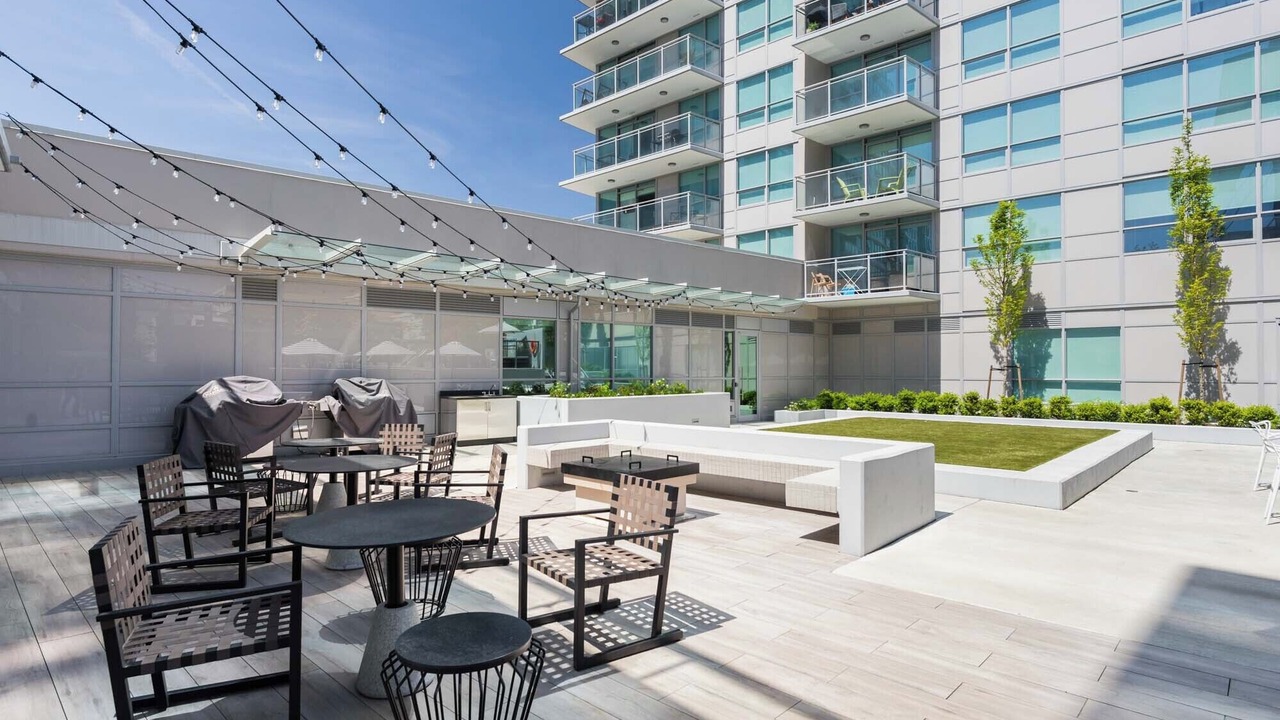 Photo of Outdoor in Central Lonsdale