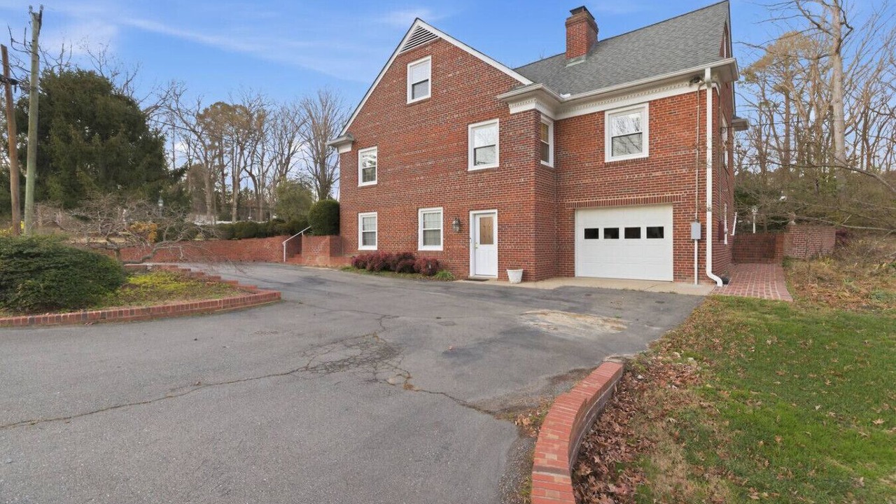 Photo of Bedroom in North Chesterfield