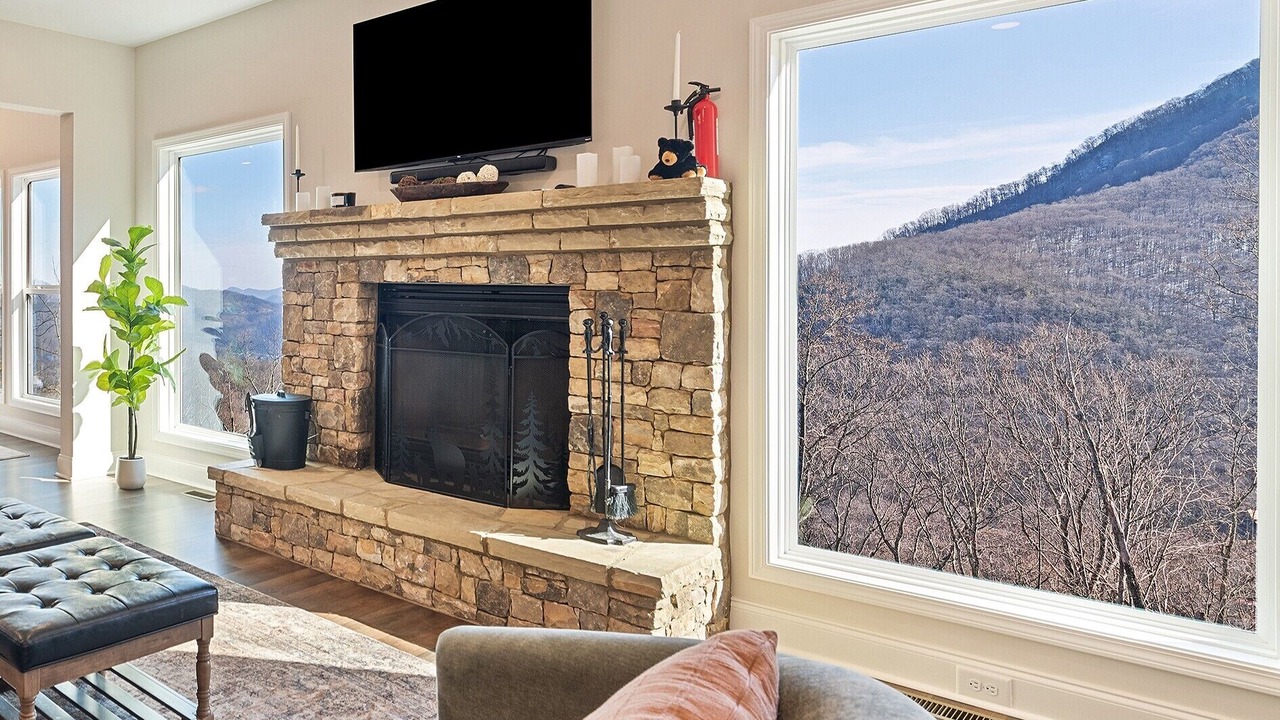 Photo of Livingroom in Waynesville
