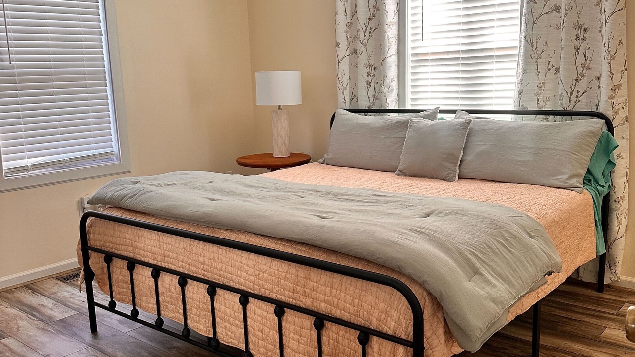 Photo of Bedroom in Lake Secession