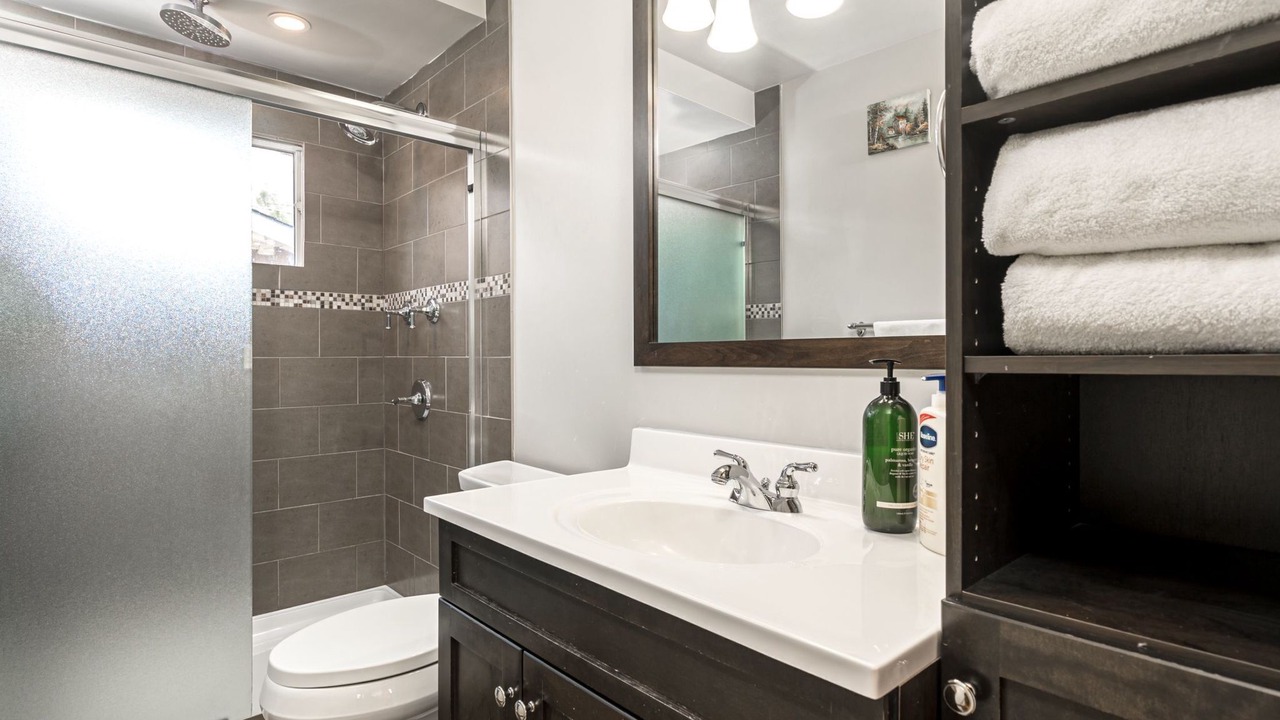 Photo of Bathroom in Haysboro