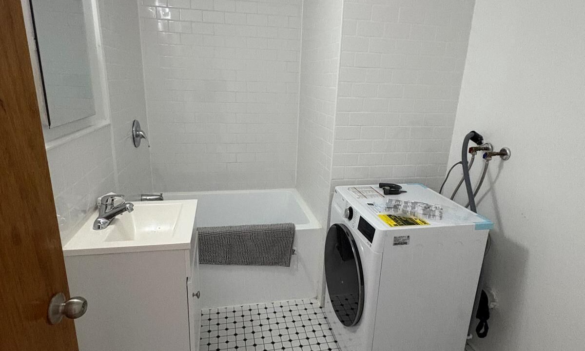 Photo of Bathroom in De Lorimier