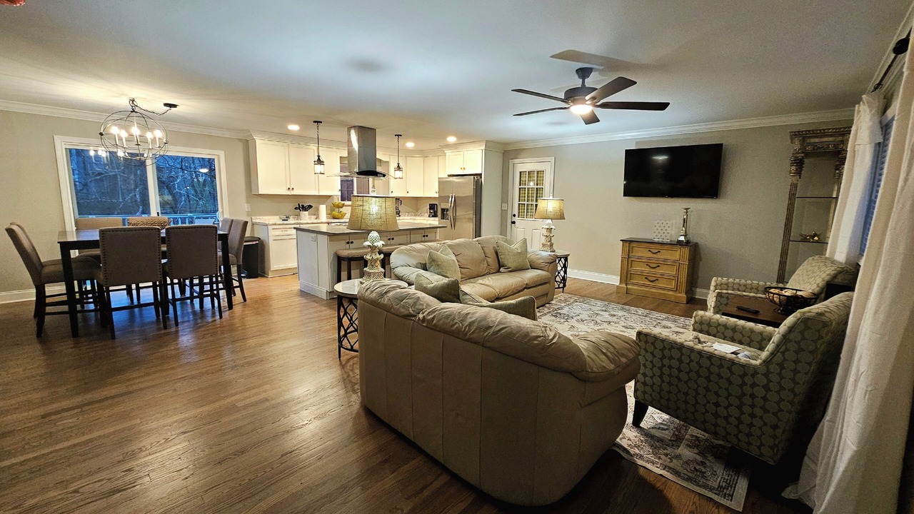 Photo of Livingroom in Cedar Bluff