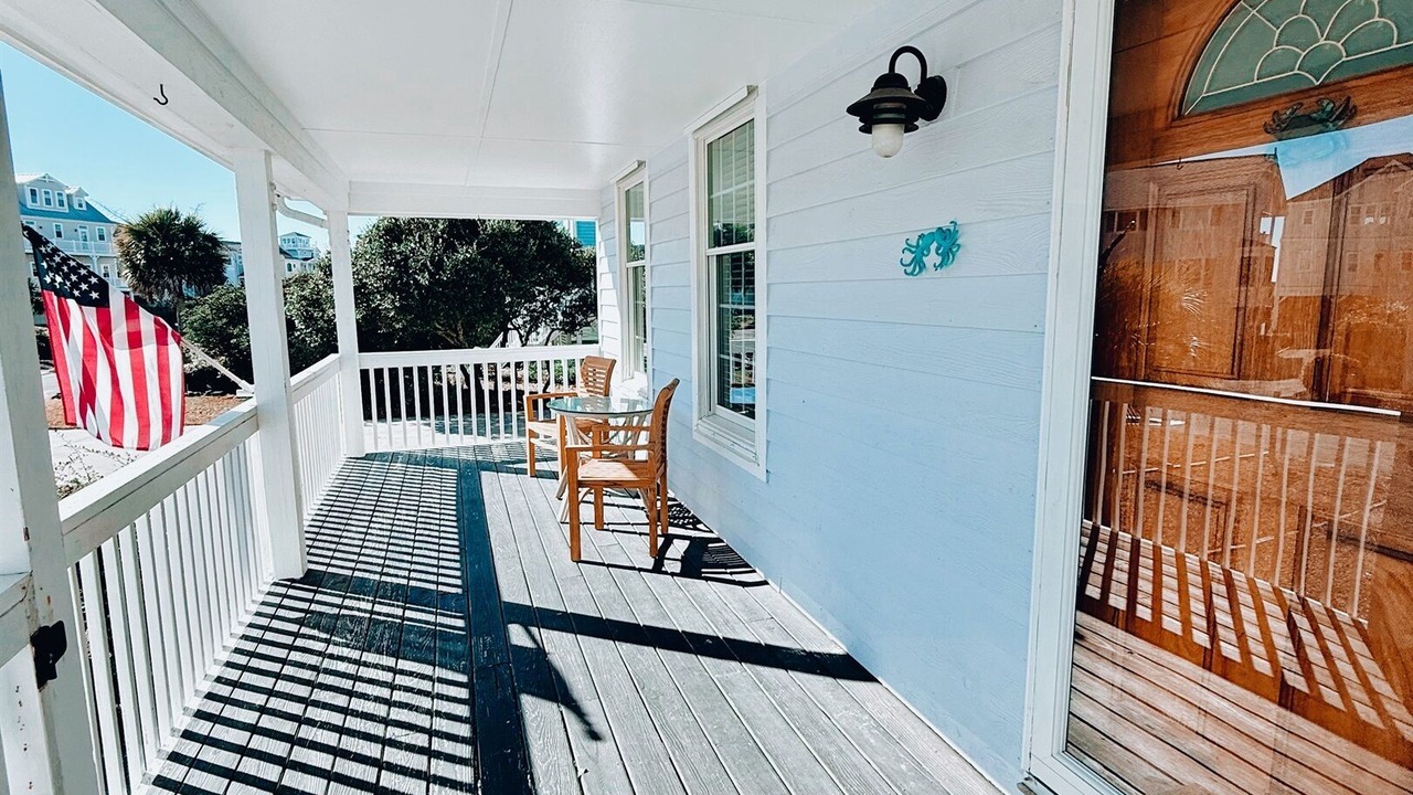 Photo of Patio Balcony in Village of Stump Sound