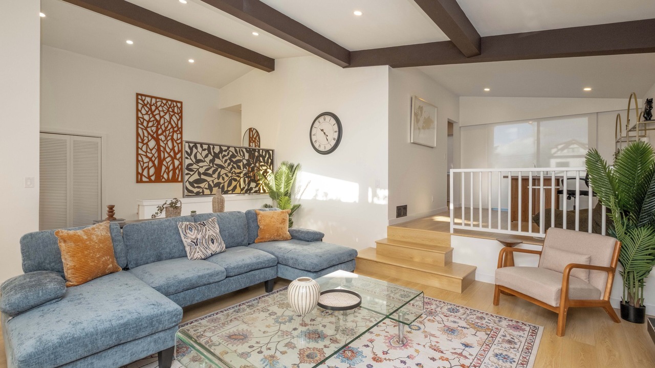 Photo of Livingroom in Fraserview