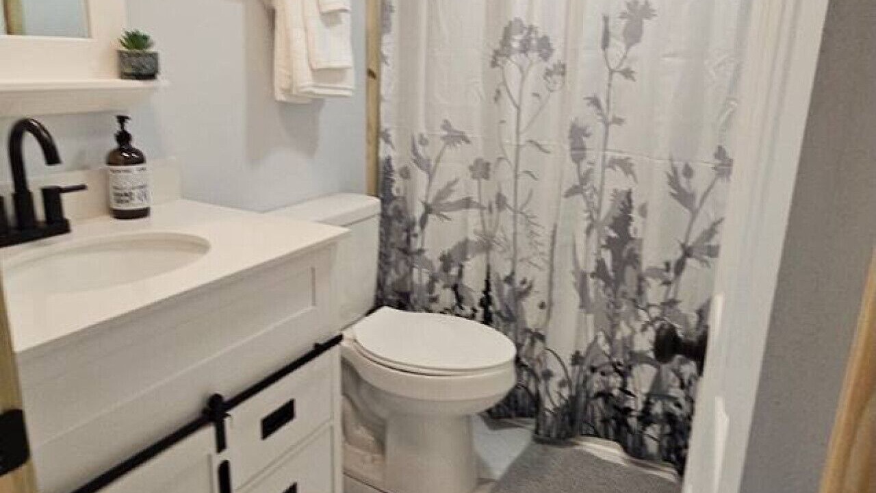 Photo of Bathroom in Arden