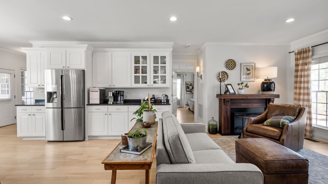 Photo of Livingroom in Chapel Hill