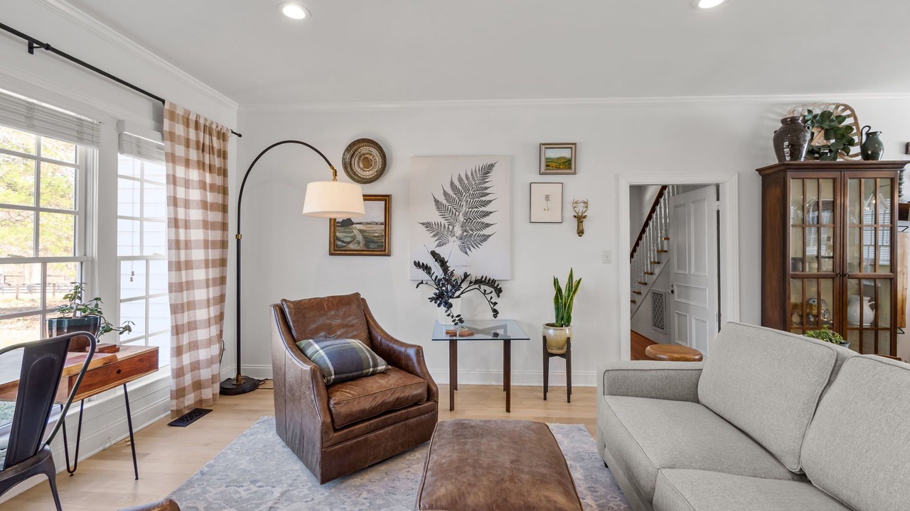 Photo of Livingroom in Chapel Hill