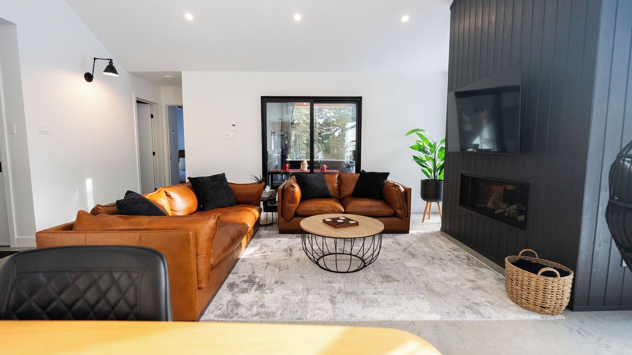 Photo of Livingroom in Chertsey