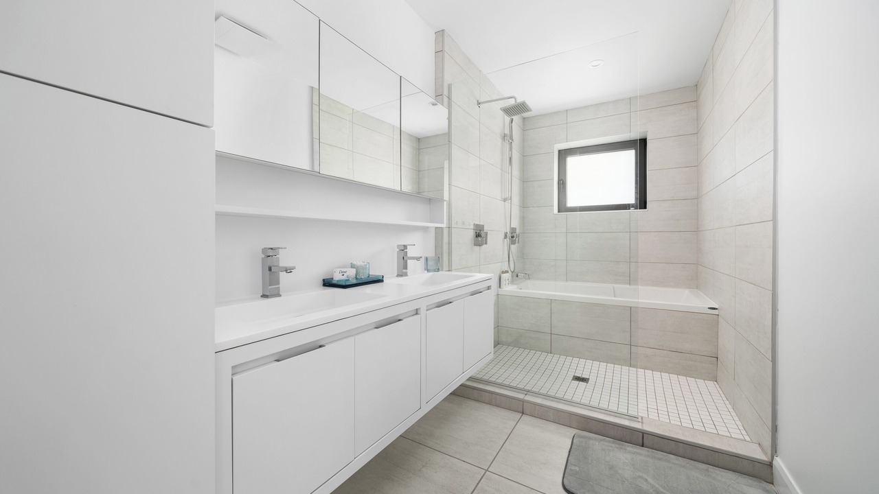 Photo of Bathroom in Laval